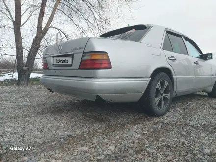 Mercedes-Benz E 220 1994 года за 2 250 000 тг. в Тараз – фото 6