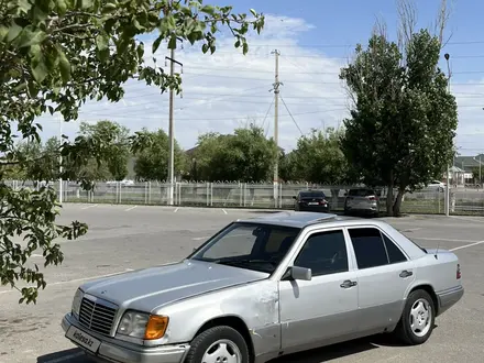 Mercedes-Benz E 220 1993 года за 1 800 000 тг. в Кызылорда – фото 3