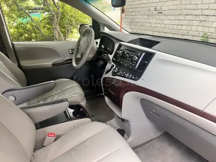Toyota Sienna 2013 года за 8 300 000 тг. в Атырау – фото 2
