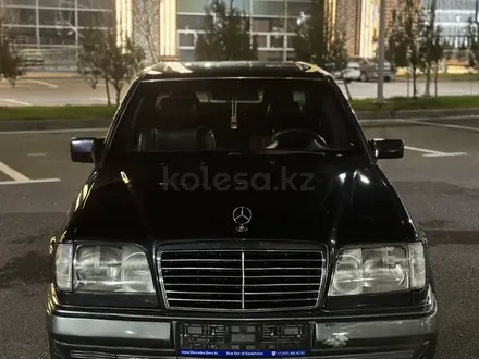 Mercedes-Benz E 320 1994 года за 3 000 000 тг. в Туркестан – фото 2