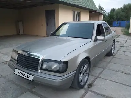 Mercedes-Benz E 230 1991 года за 1 800 000 тг. в Жаркент – фото 6