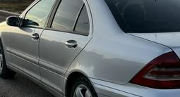 Mercedes-Benz C 200 2001 годаүшін2 600 000 тг. в Астана – фото 5