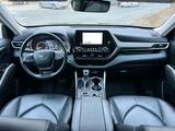 Toyota Highlander 2023 года за 19 990 000 тг. в Атырау – фото 4
