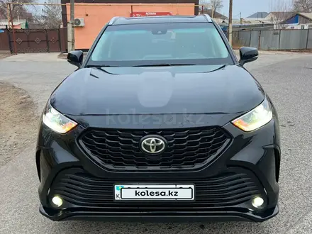 Toyota Highlander 2023 года за 25 000 000 тг. в Атырау – фото 2
