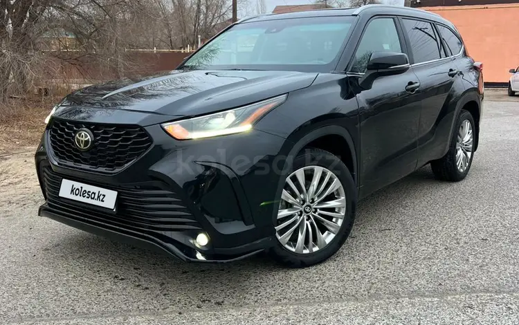 Toyota Highlander 2023 годаүшін25 000 000 тг. в Атырау