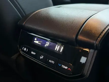 Toyota Highlander 2023 года за 25 000 000 тг. в Атырау – фото 9