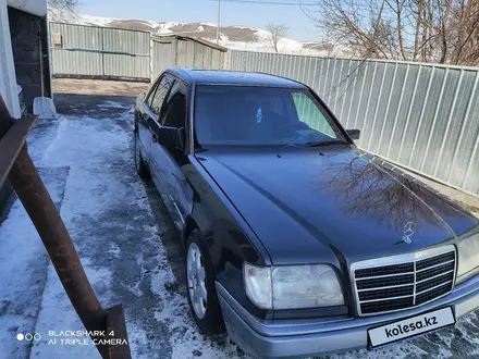 Mercedes-Benz E 220 1994 года за 2 800 000 тг. в Алматы – фото 3