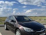 Opel Astra 2013 года за 2 099 999 тг. в Косшы – фото 3