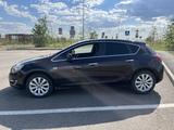 Opel Astra 2013 года за 2 099 999 тг. в Косшы – фото 2