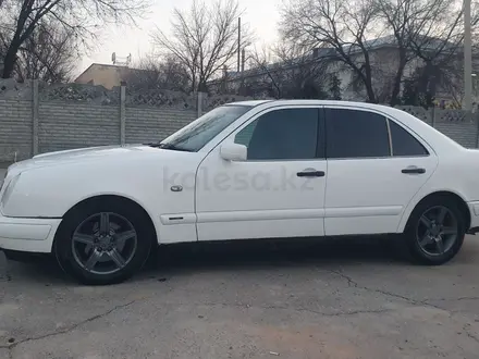 Mercedes-Benz E 280 1998 года за 2 600 000 тг. в Тараз – фото 4