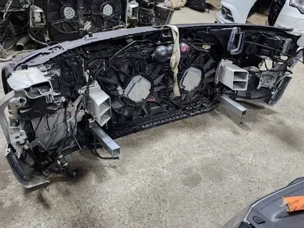 Бампер передний всборе на все AUDI A8 за 1 000 000 тг. в Алматы – фото 4