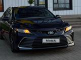 Toyota Camry 2021 года за 15 000 000 тг. в Уральск – фото 3