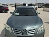 Toyota Camry 2009 года за 7 500 000 тг. в Жанаозен – фото 2