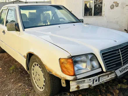 Mercedes-Benz E 200 1995 года за 700 000 тг. в Алматы – фото 2