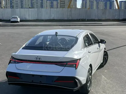 Hyundai Elantra 2024 года за 9 900 000 тг. в Шымкент – фото 4