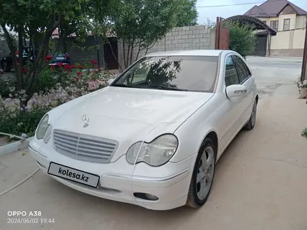 Mercedes-Benz C 200 2002 года за 3 950 000 тг. в Шымкент