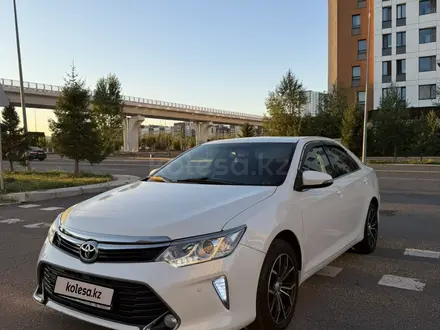 Toyota Camry 2016 года за 8 900 000 тг. в Астана – фото 2