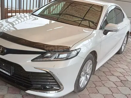 Toyota Camry 2023 года за 17 500 000 тг. в Астана