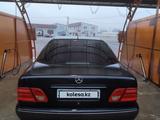 Mercedes-Benz E 200 1998 года за 2 500 000 тг. в Тараз – фото 3