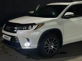 Toyota Highlander 2019 года за 19 000 000 тг. в Алматы – фото 2