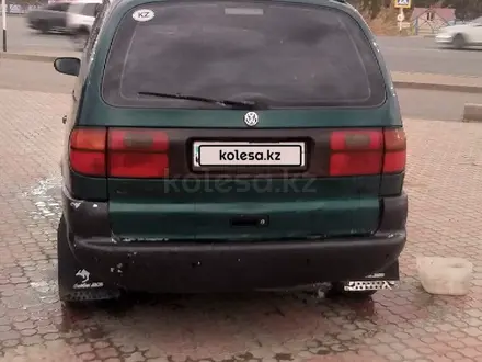 Volkswagen Sharan 1996 года за 1 200 000 тг. в Уральск – фото 3