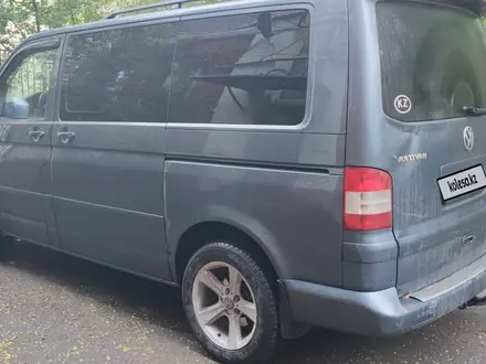 Volkswagen Multivan 2004 года за 10 500 000 тг. в Караганда – фото 2