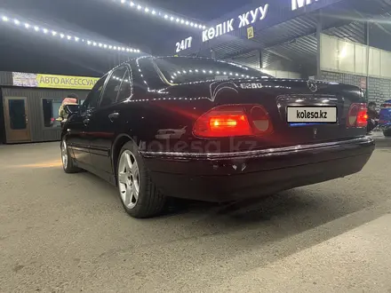 Mercedes-Benz E 280 1996 года за 2 800 000 тг. в Талдыкорган – фото 4