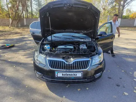 Skoda Superb 2014 года за 5 000 000 тг. в Алматы – фото 6