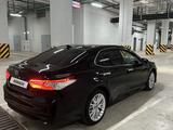 Toyota Camry 2019 года за 13 700 000 тг. в Астана – фото 3