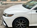 Toyota Camry 2021 годаүшін13 800 000 тг. в Алматы – фото 12