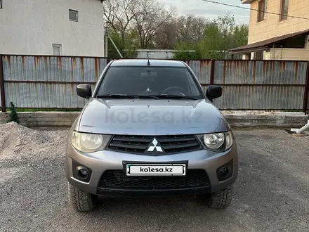 Mitsubishi L200 2014 года за 8 500 000 тг. в Алматы