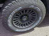 Новая резина с дисками Maxxis AT Worm — drive 17 за 470 000 тг. в Алматы