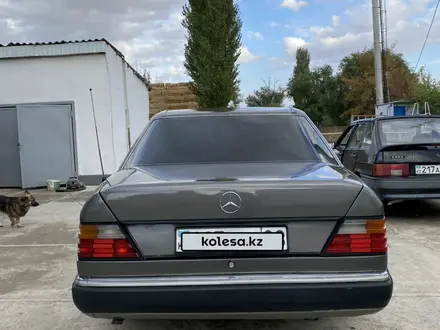 Mercedes-Benz E 230 1990 года за 1 800 000 тг. в Тараз – фото 4