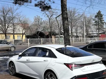 Hyundai Elantra 2024 года за 8 700 000 тг. в Алматы – фото 3