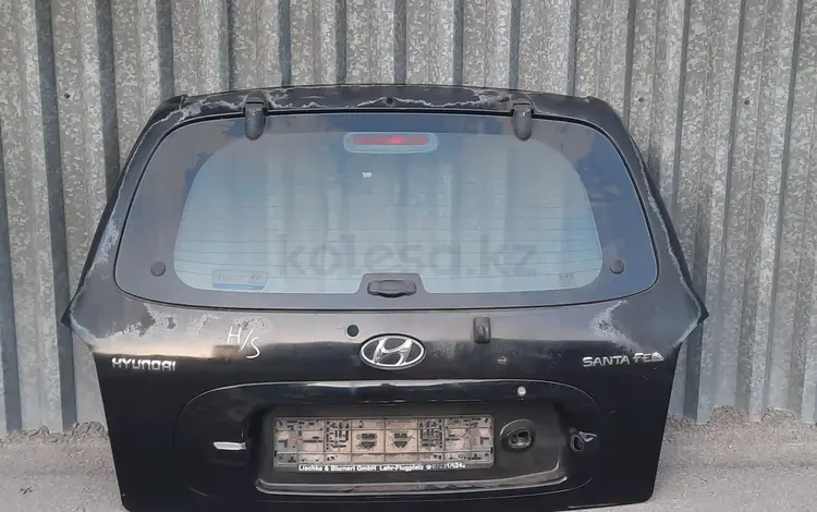 Крышка багажника стекло в сборе хундай санта фэ sm 1 за 50 000 тг. в Караганда