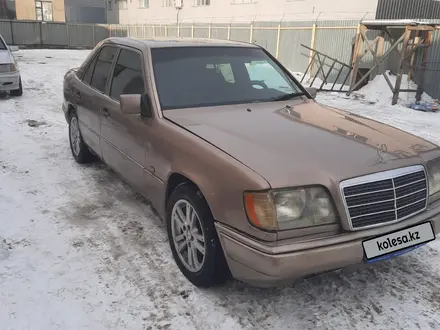 Mercedes-Benz E 220 1994 года за 1 600 000 тг. в Талдыкорган