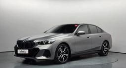 BMW 530 XDrive 2025 годаүшін24 700 000 тг. в Алматы