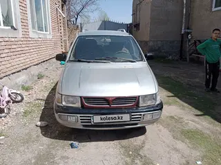 Mitsubishi Space Wagon, 1995