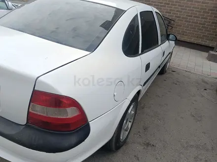 Opel Vectra 1998 года за 1 400 000 тг. в Караганда – фото 9