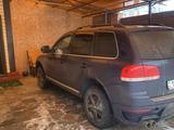 Volkswagen Touareg 2005 года за 5 500 000 тг. в Актобе – фото 5