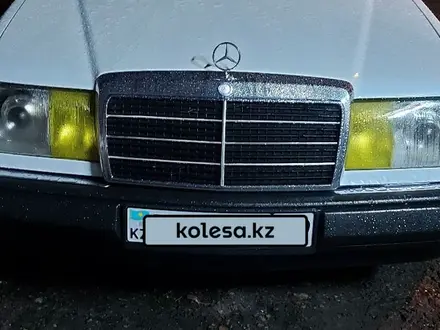 Mercedes-Benz E 230 1990 года за 2 650 000 тг. в Талдыкорган