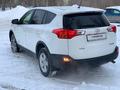 Toyota RAV4 2014 года за 9 900 000 тг. в Атырау – фото 3