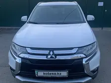 Mitsubishi Outlander, 2015