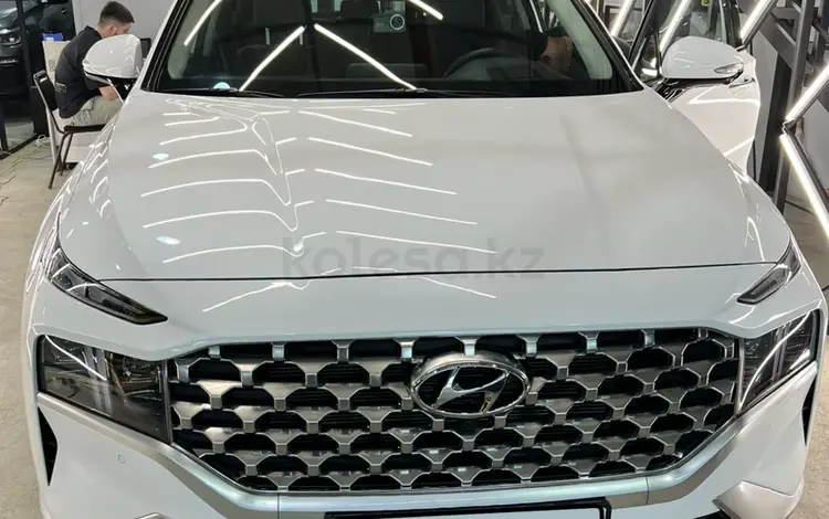 Hyundai Santa Fe 2021 года за 17 500 000 тг. в Алматы