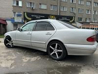 Mercedes-Benz E 240 2001 года за 3 600 000 тг. в Петропавловск