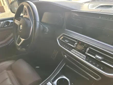 BMW X5 2022 года за 37 700 000 тг. в Алматы – фото 16