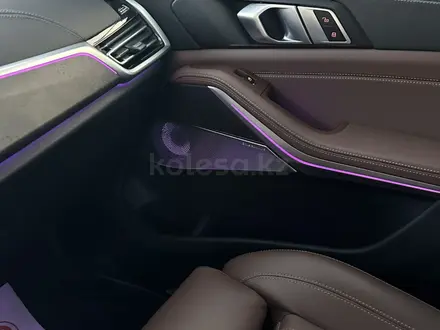 BMW X5 2022 года за 37 700 000 тг. в Алматы – фото 9