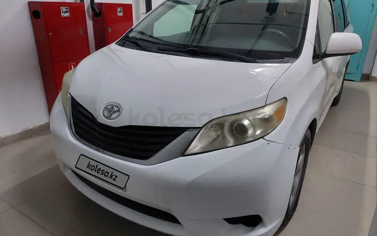 Toyota Sienna 2011 годаfor6 000 000 тг. в Актау