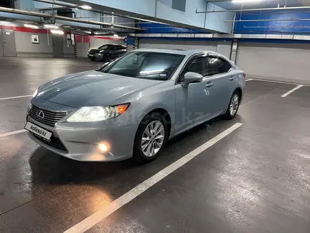 Lexus ES 300h 2012 года за 11 500 000 тг. в Астана