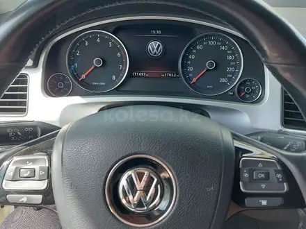 Volkswagen Touareg 2011 года за 11 000 000 тг. в Актобе – фото 8